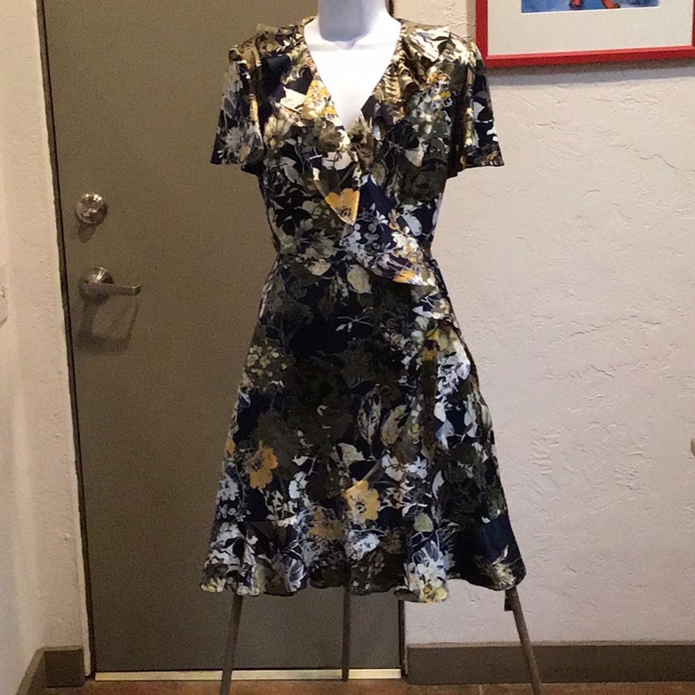 ❌❌ SOLD ❌❌Floral Faux Wrap Dress